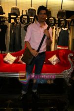 Manish Malhotra at Vero Moda fashion show in Palladium on 8th May 2010 (2).JPG